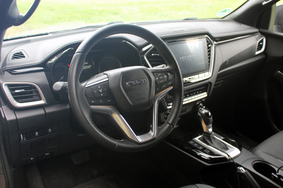 isuzu-d-max-2021-15
