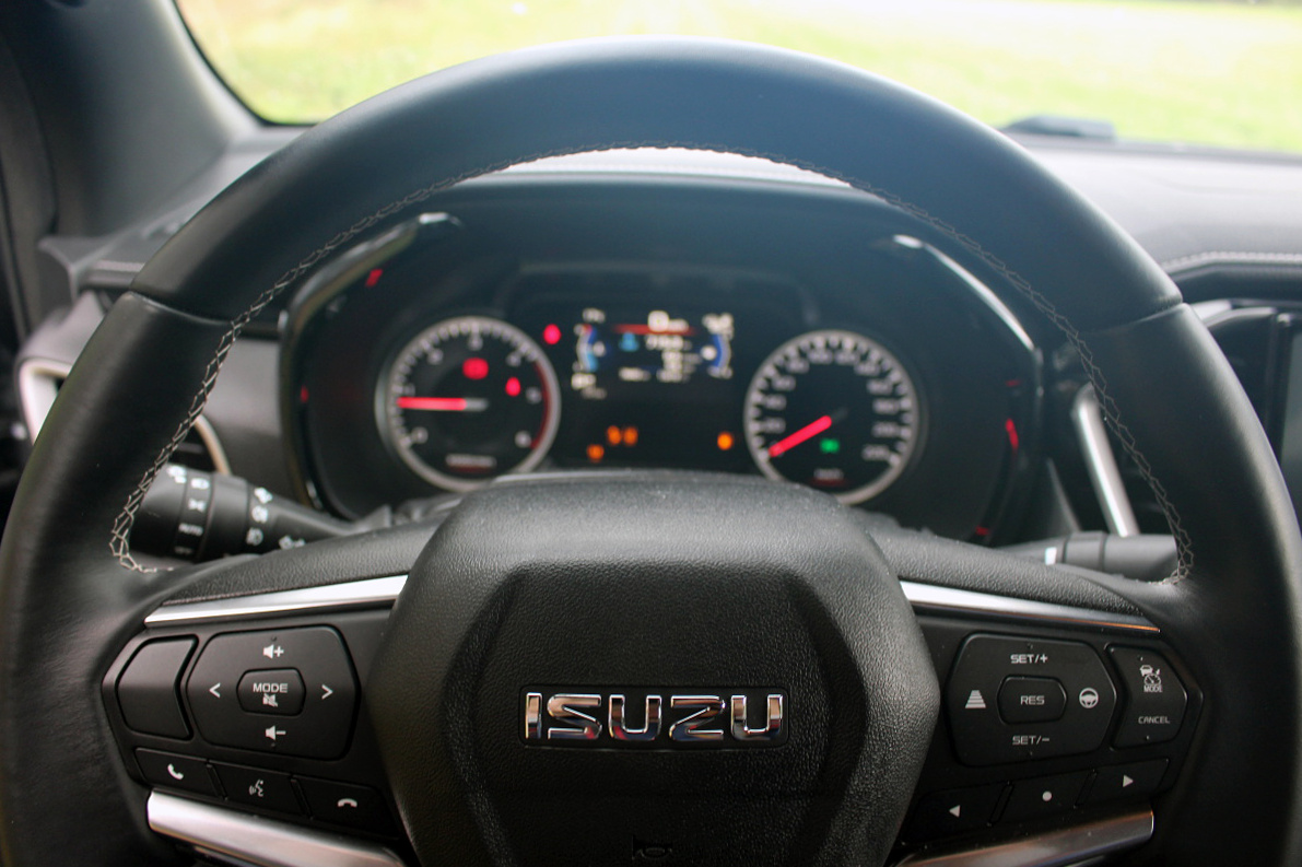 isuzu-d-max-2021-16