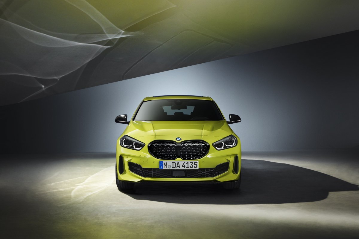 2022-bmw_m135i_xdrive-facelift-1