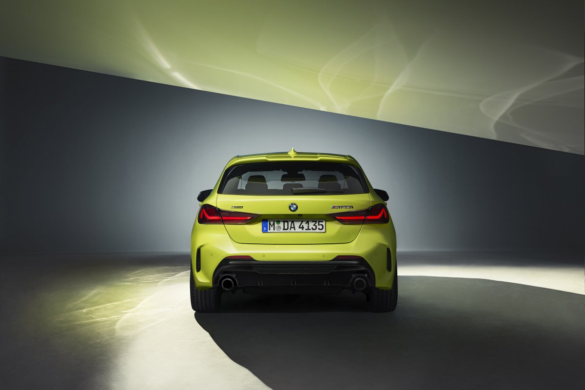 2022-bmw_m135i_xdrive-facelift-5