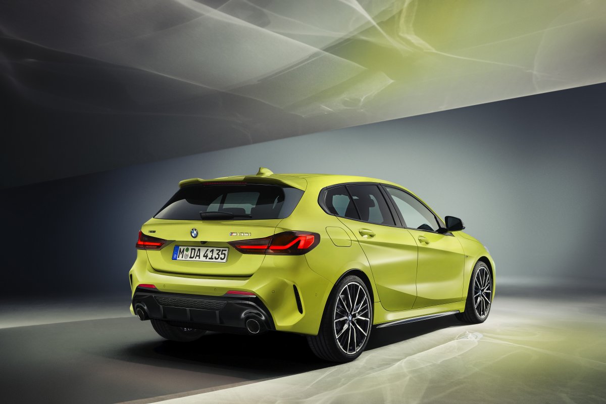 2022-bmw_m135i_xdrive-facelift-6