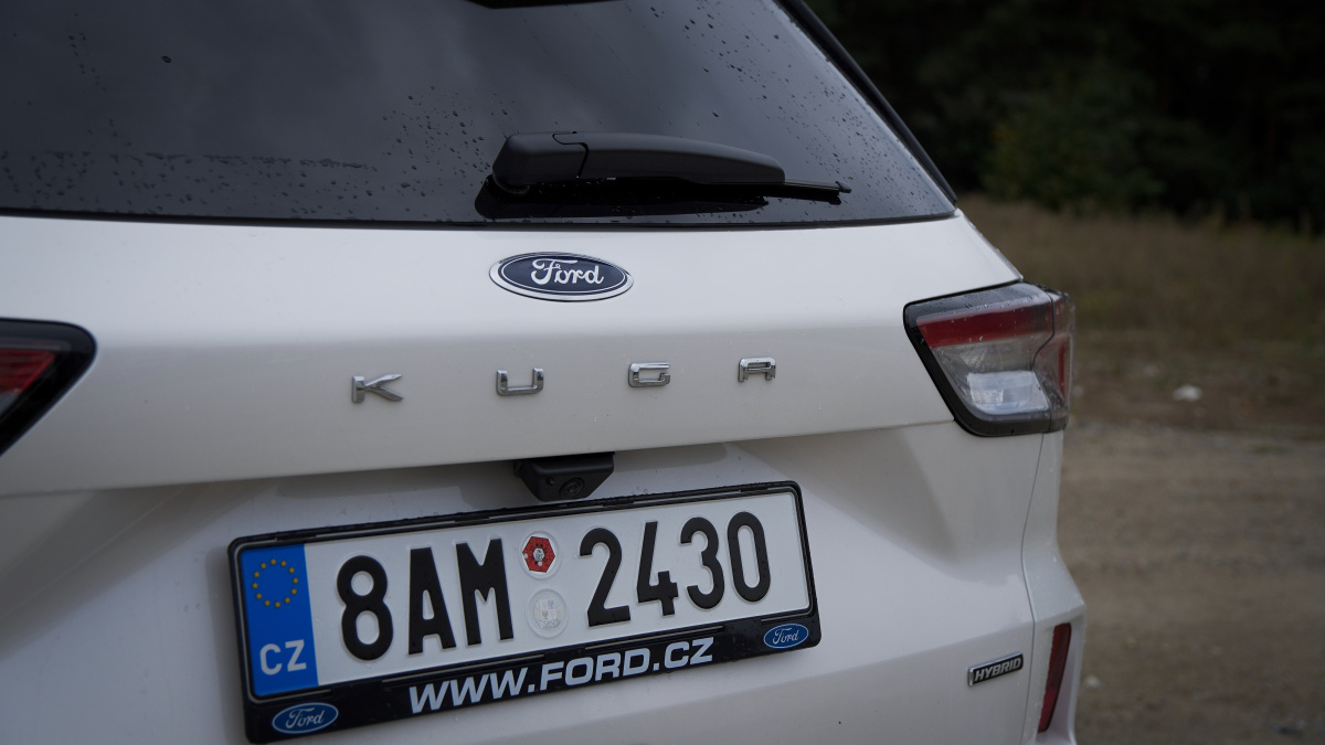 ford-kuga-2-5-hybrid-st-line-14