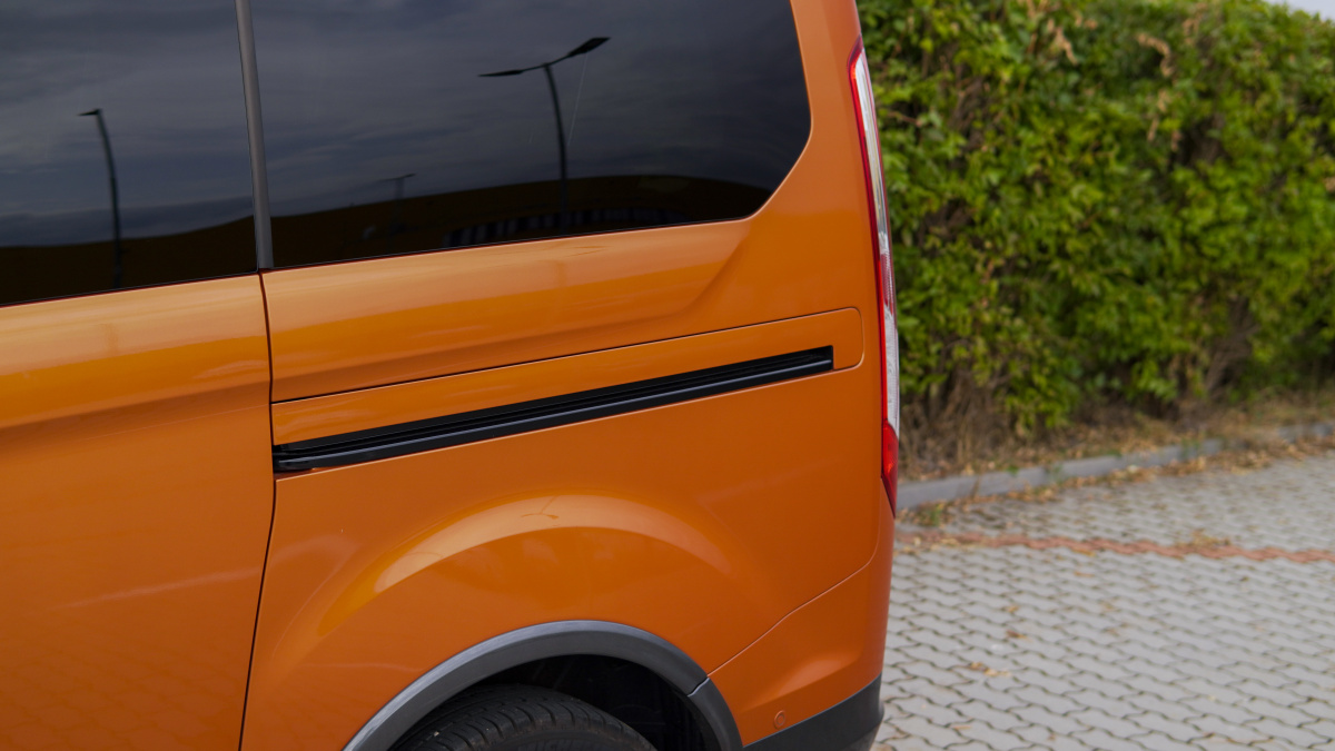 ford-tourneo-custom-active-9