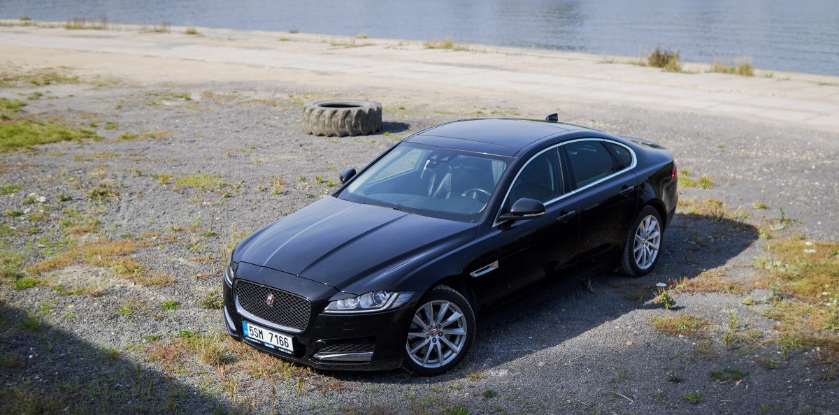 jaguar-xf-15