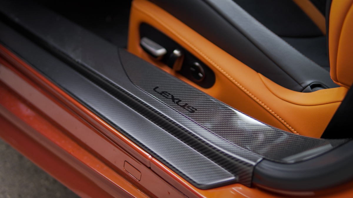 lexus-lc-500-coupe-2021-13
