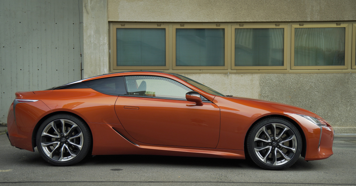 lexus-lc-500-coupe-2021-21