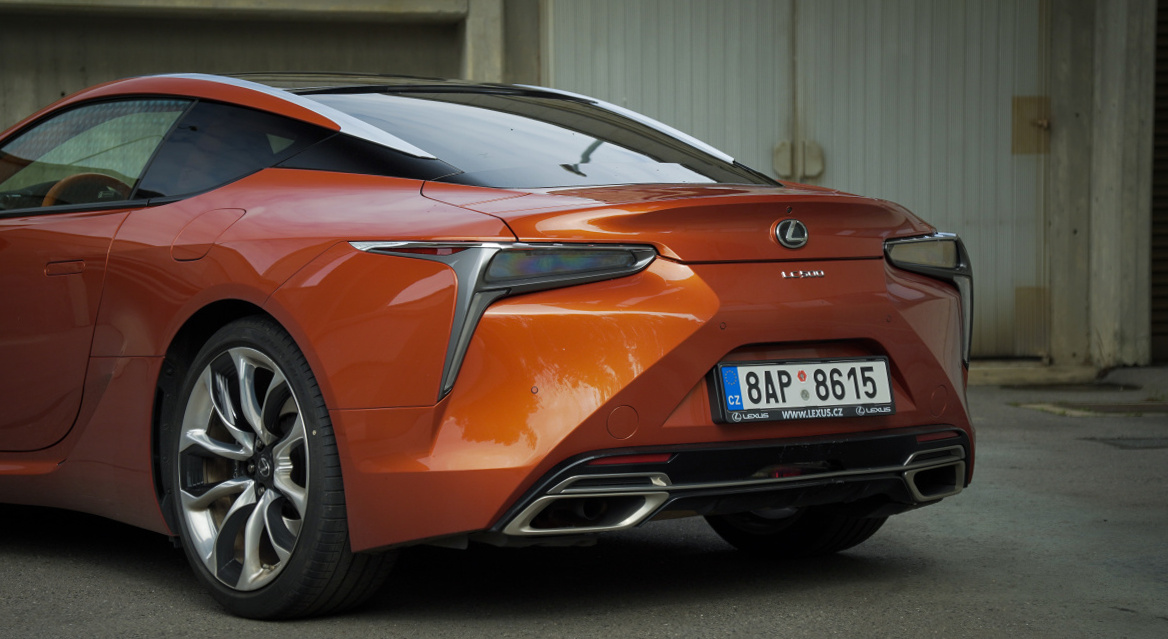 lexus-lc-500-coupe-2021-25