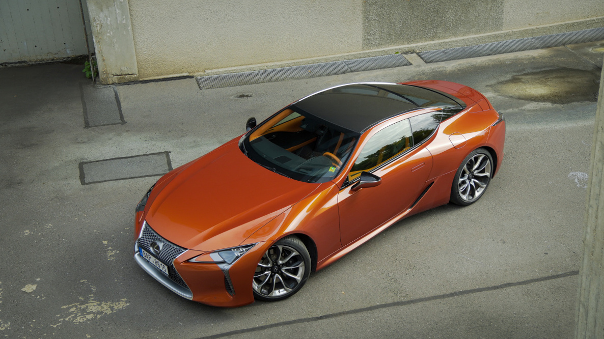 lexus-lc-500-coupe-2021-26