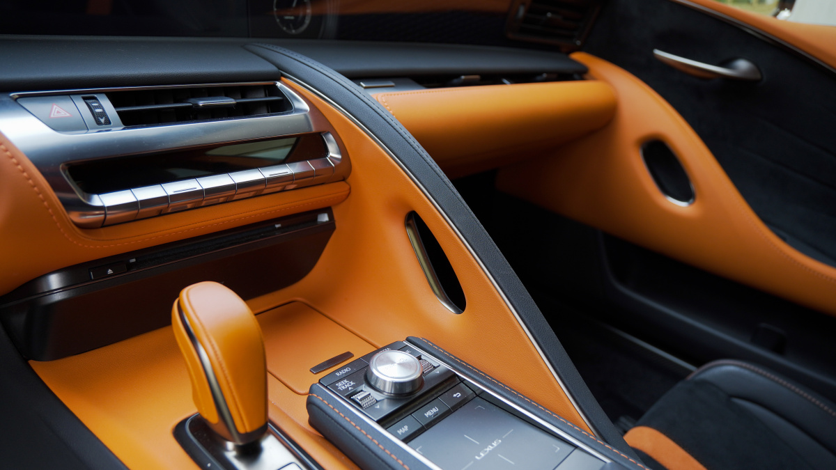 lexus-lc-500-coupe-2021-34