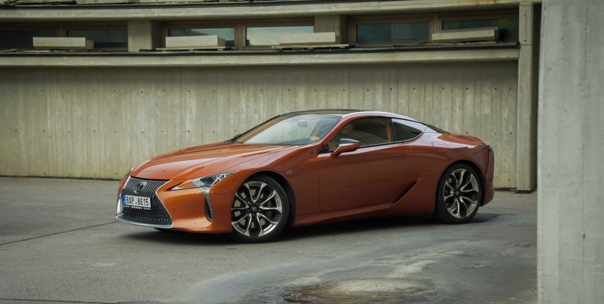 lexus-lc-500-coupe-2021-4