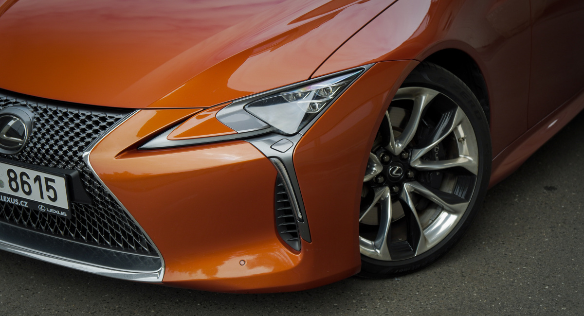 lexus-lc-500-coupe-2021-8