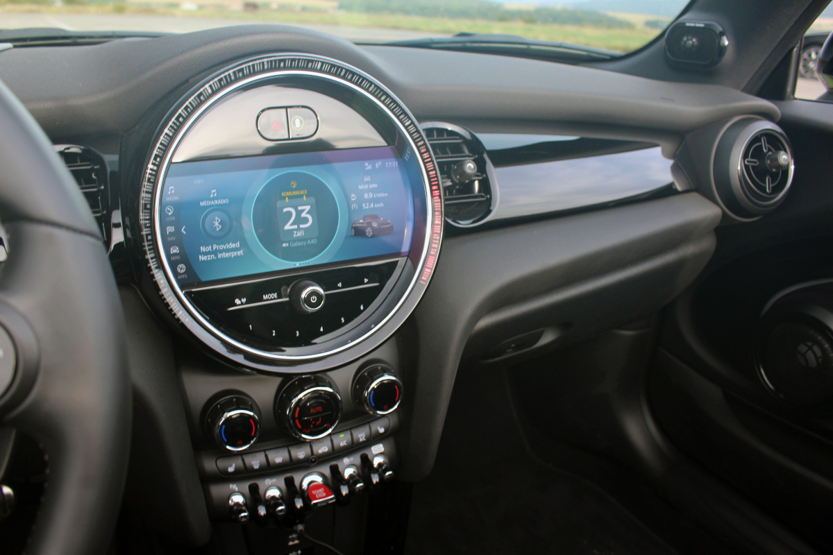 mini-jcw-2021-14