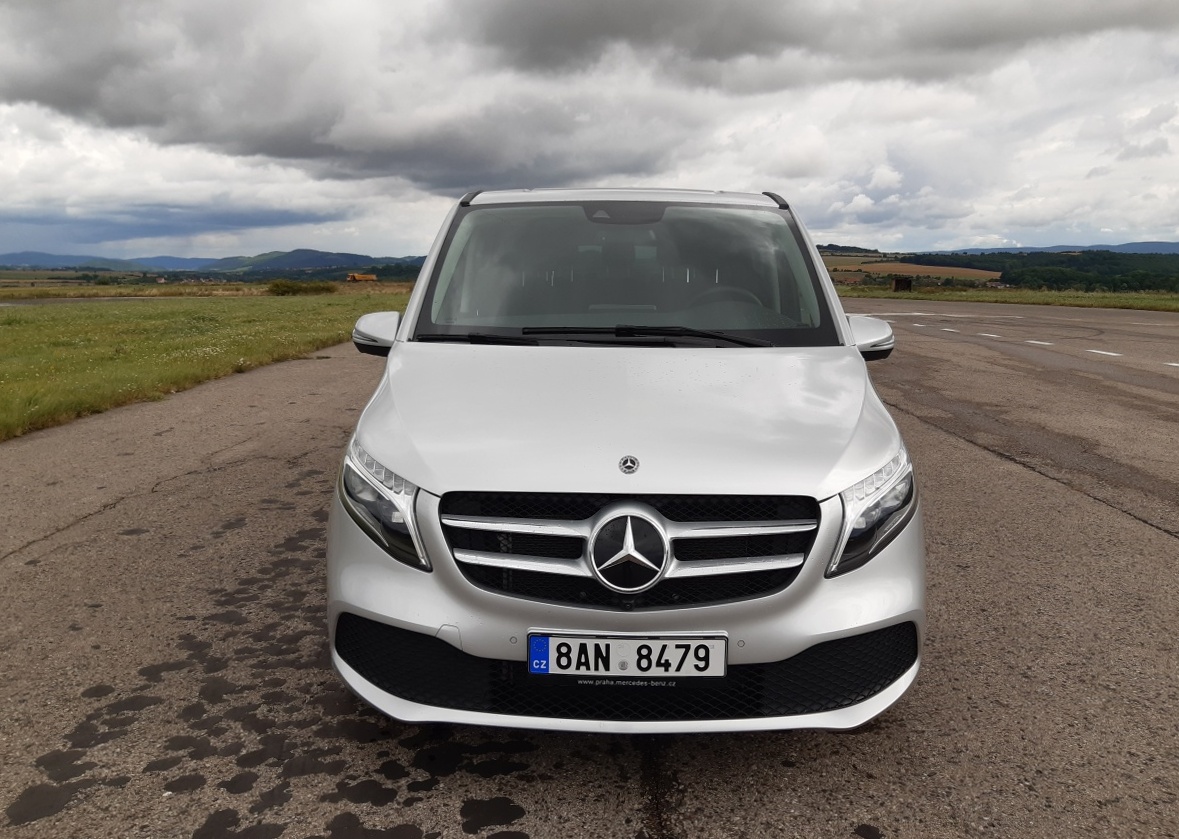 mercedes-benz-v-2021-3