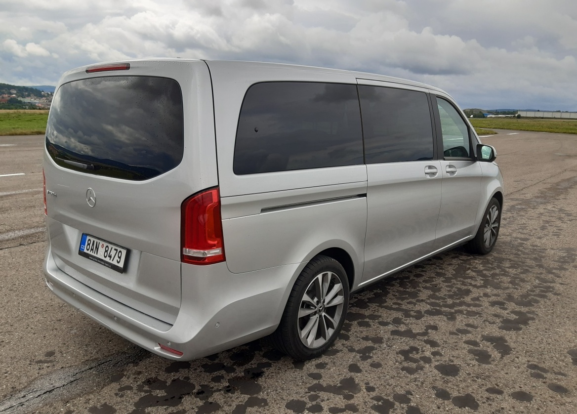 mercedes-benz-v-2021-6