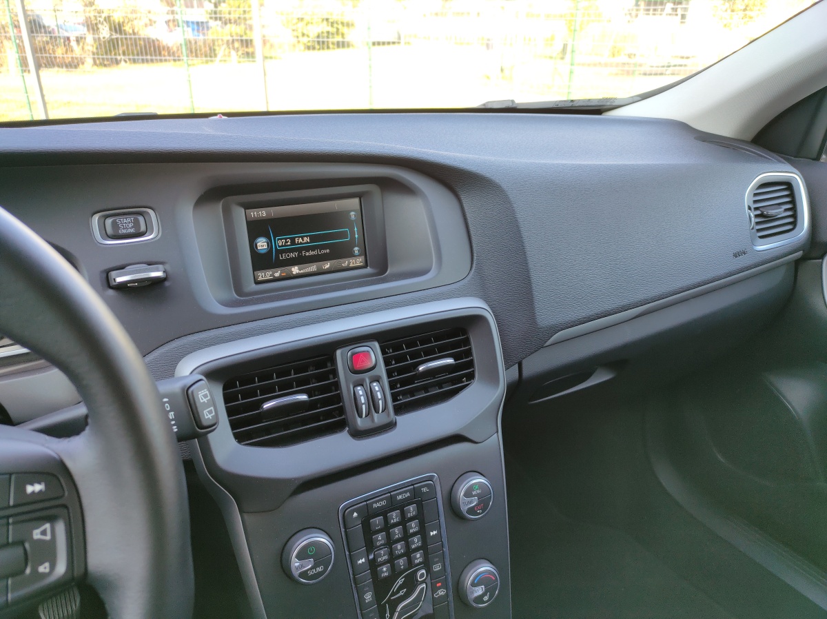 volvo-v40-11