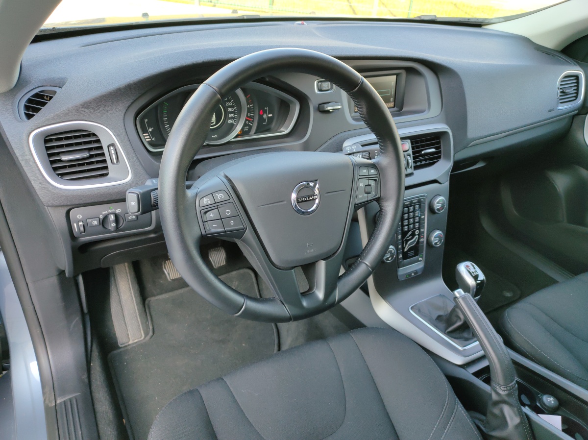 volvo-v40-17