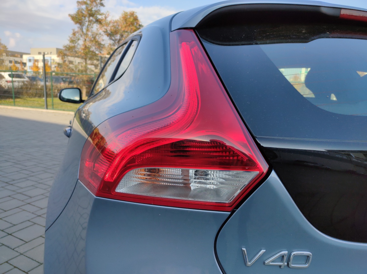 volvo-v40-21