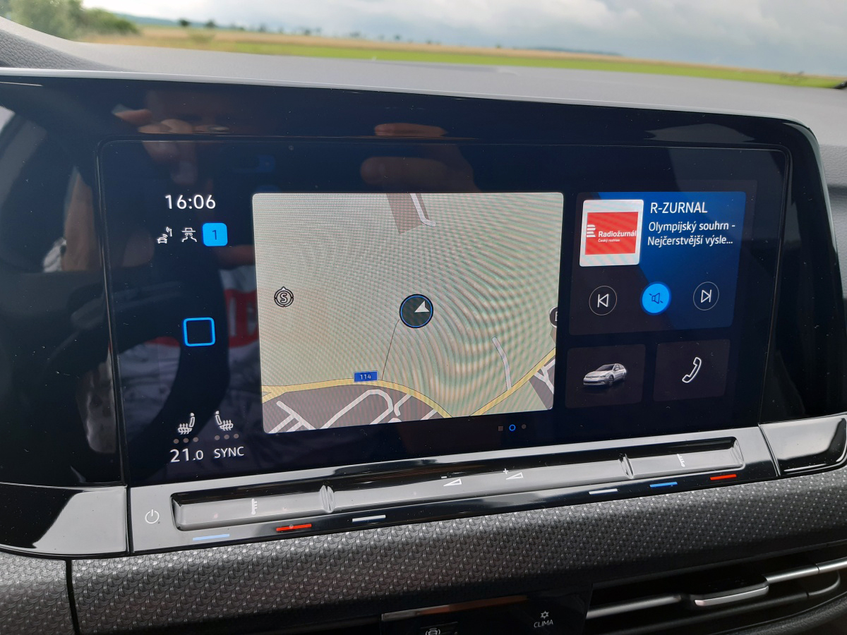 volkswagen-golf-variant-2021-19