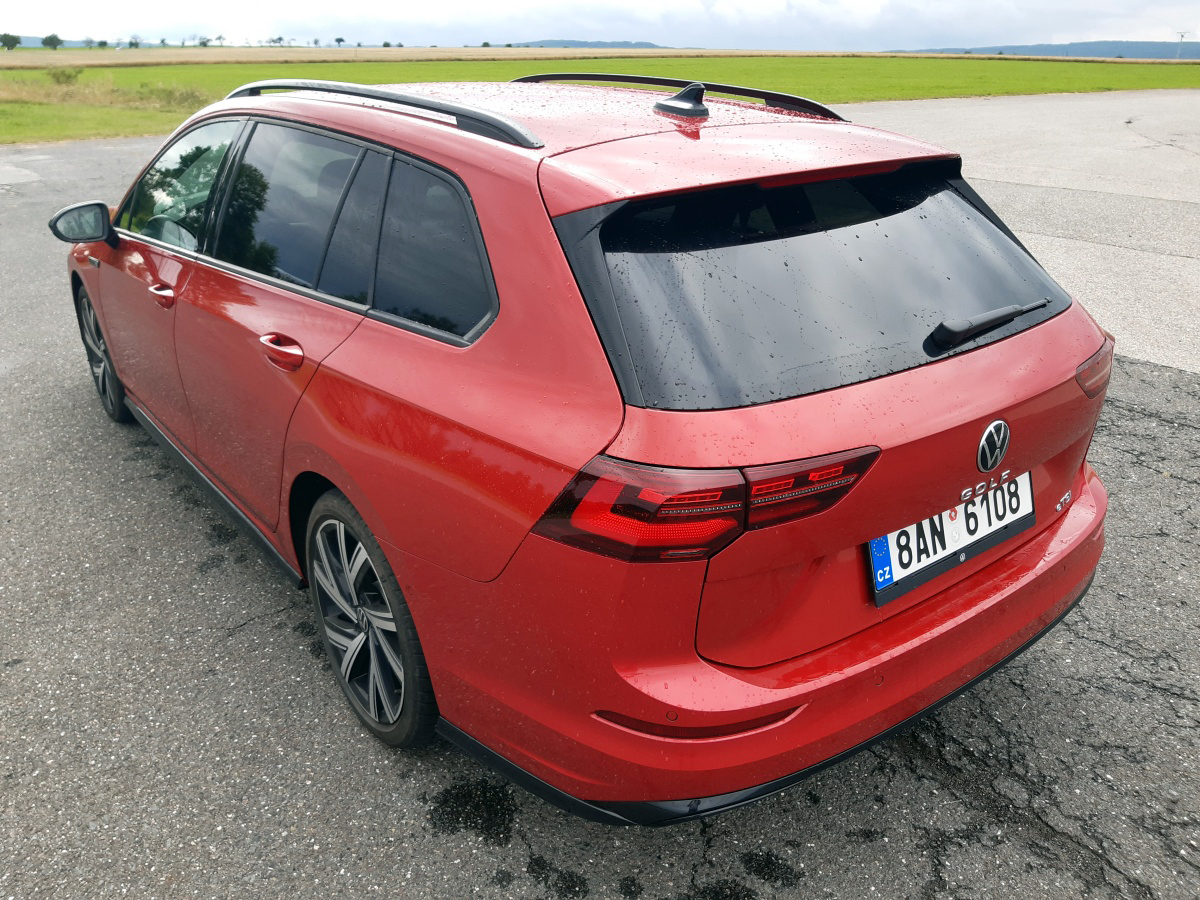 volkswagen-golf-variant-2021-6