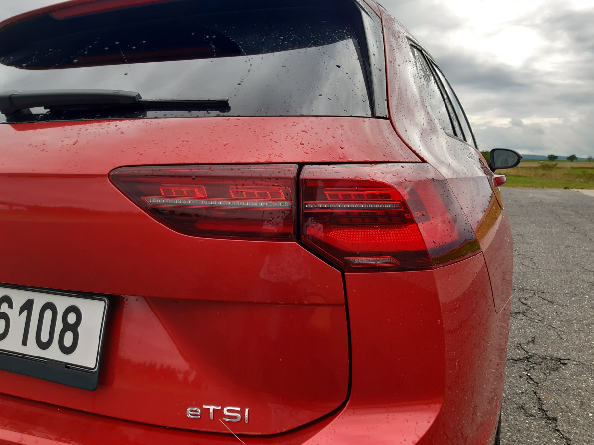 volkswagen-golf-variant-2021-7