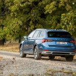 skoda-octavia-scout-2021-15