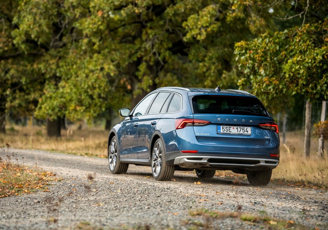 skoda-octavia-scout-2021-15