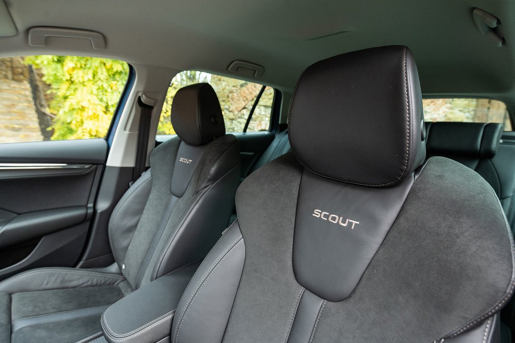 skoda-octavia-scout-2021-26
