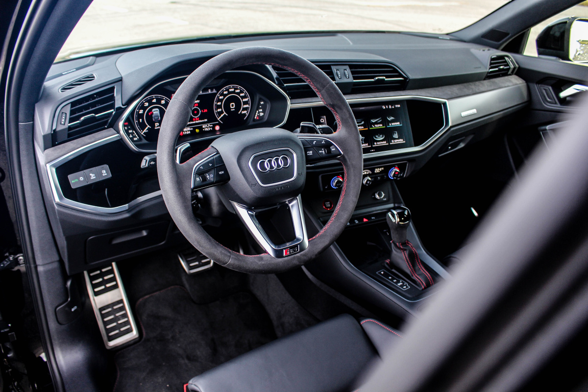 audi-rsq3-2021-13