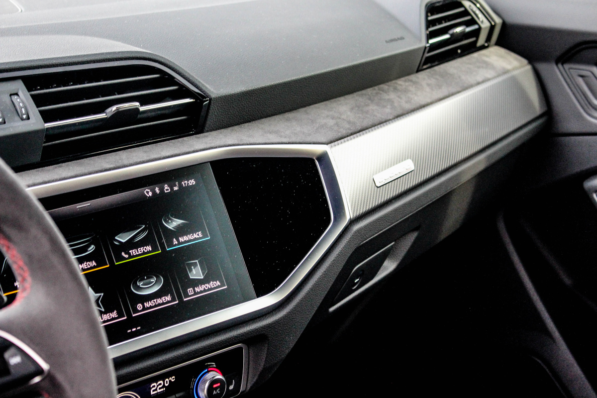 audi-rsq3-2021-16