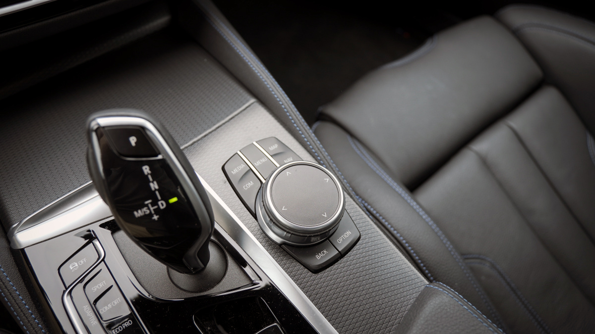 bmw-5-2021-23