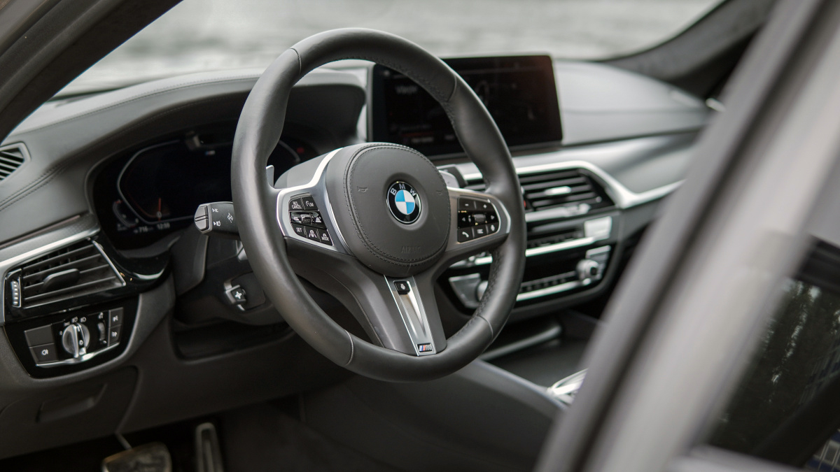 bmw-5-2021-8