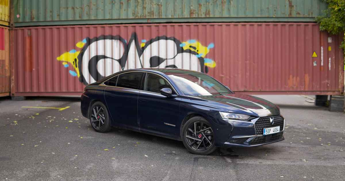 ds-automobiles-ds9-4