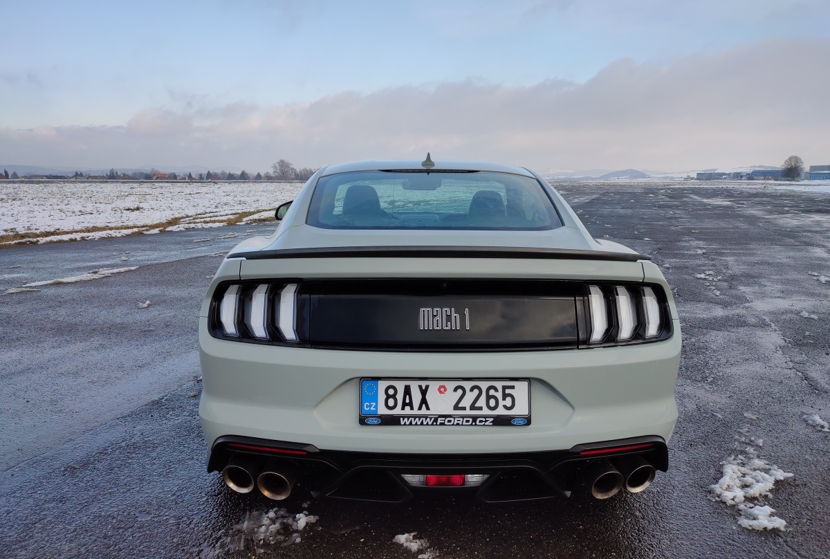 ford-mustang-mach-1-36