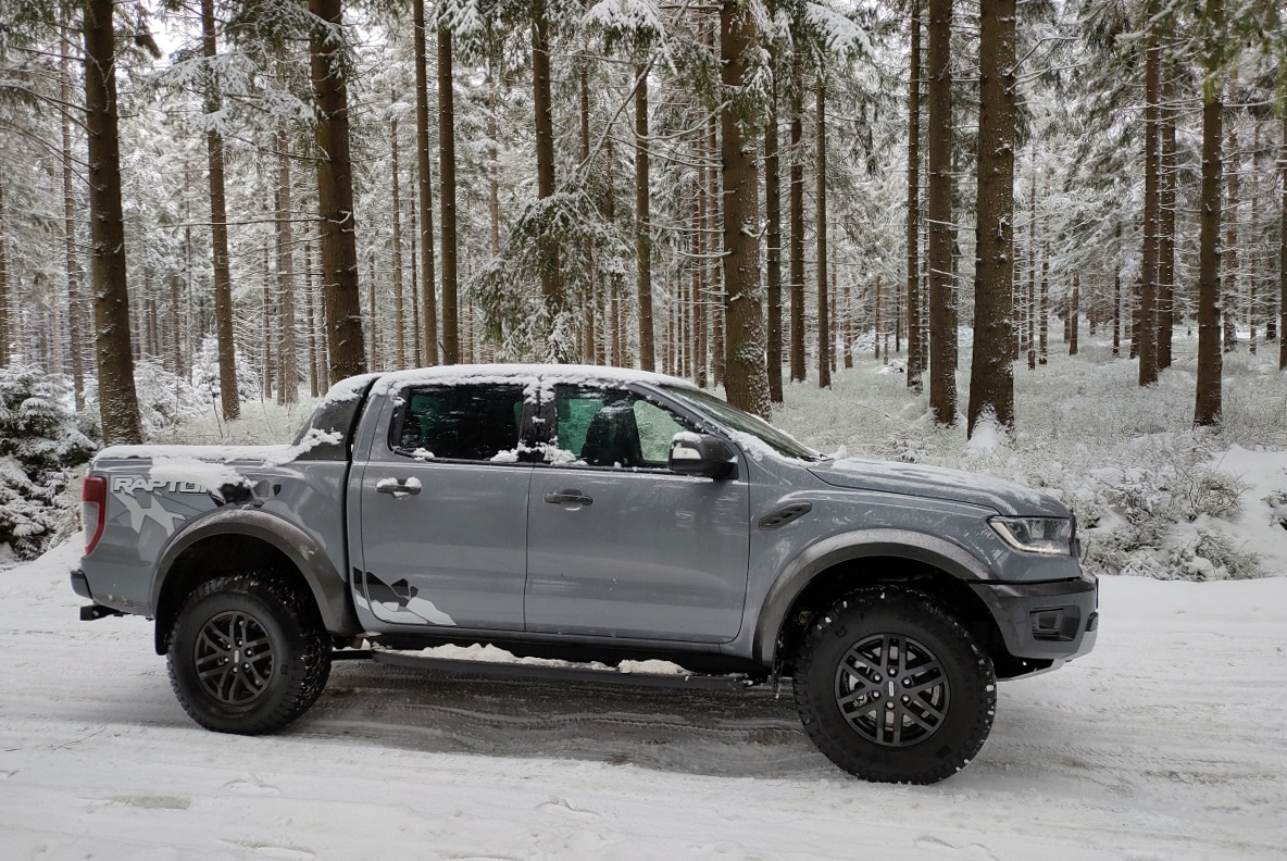 ford-ranger-raptor-2021-13
