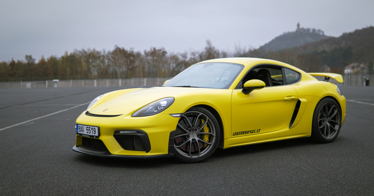 porsche-cayman-gt4-2021-2