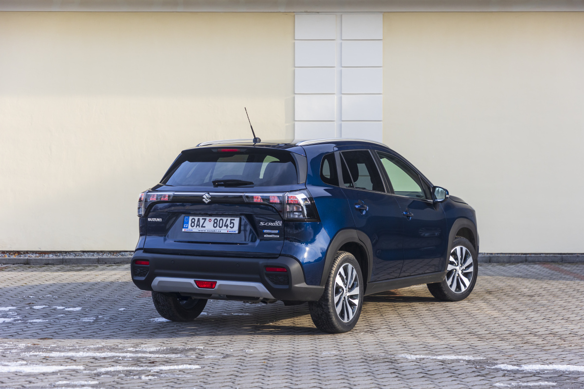 suzuki_s-cross_106