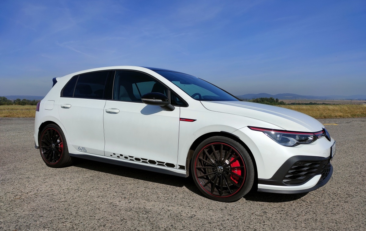 vw-golf-gti-clubsport-45-2021-10