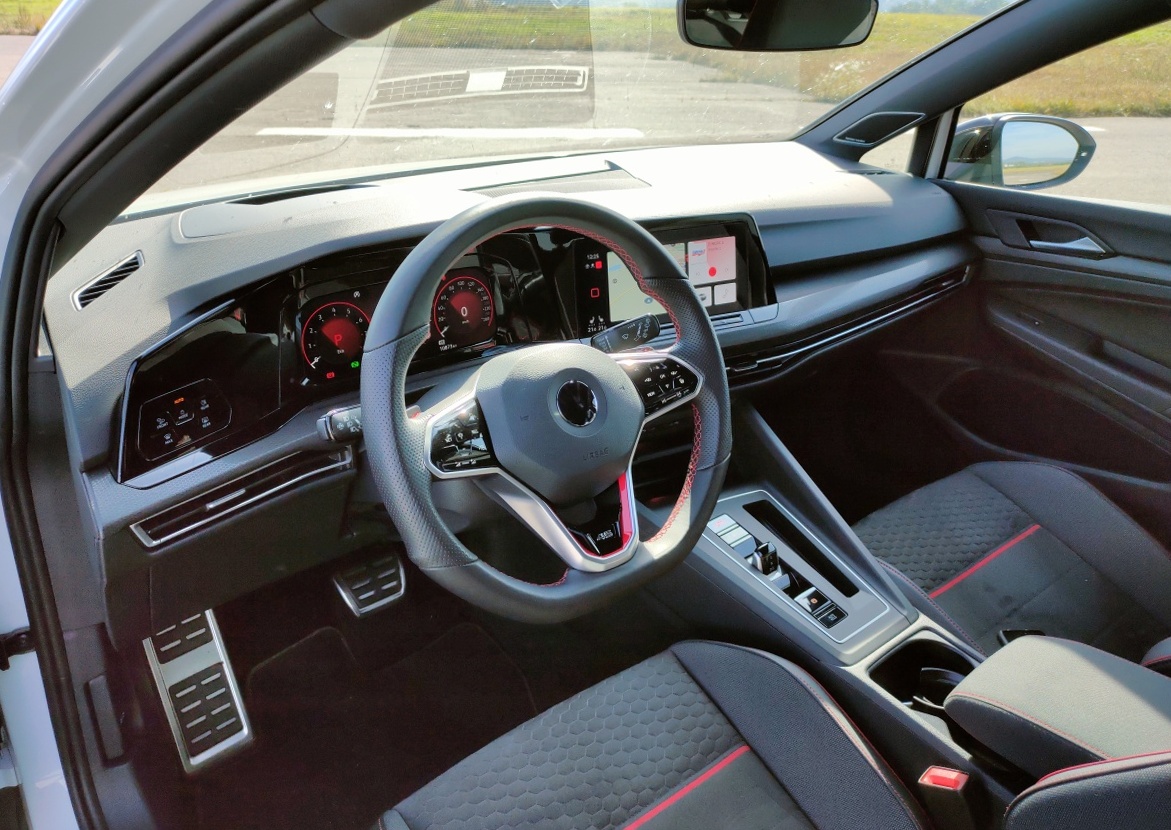 vw-golf-gti-clubsport-45-2021-34