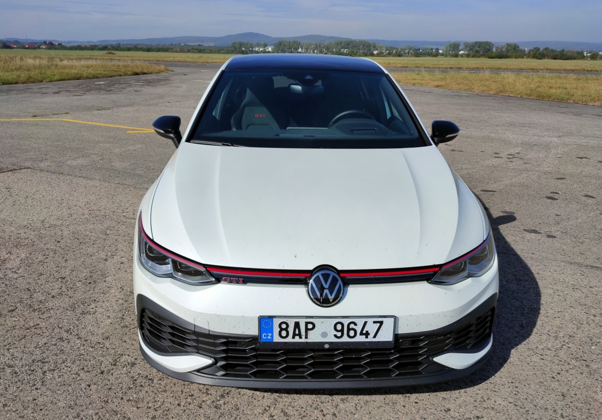 vw-golf-gti-clubsport-45-2021-4