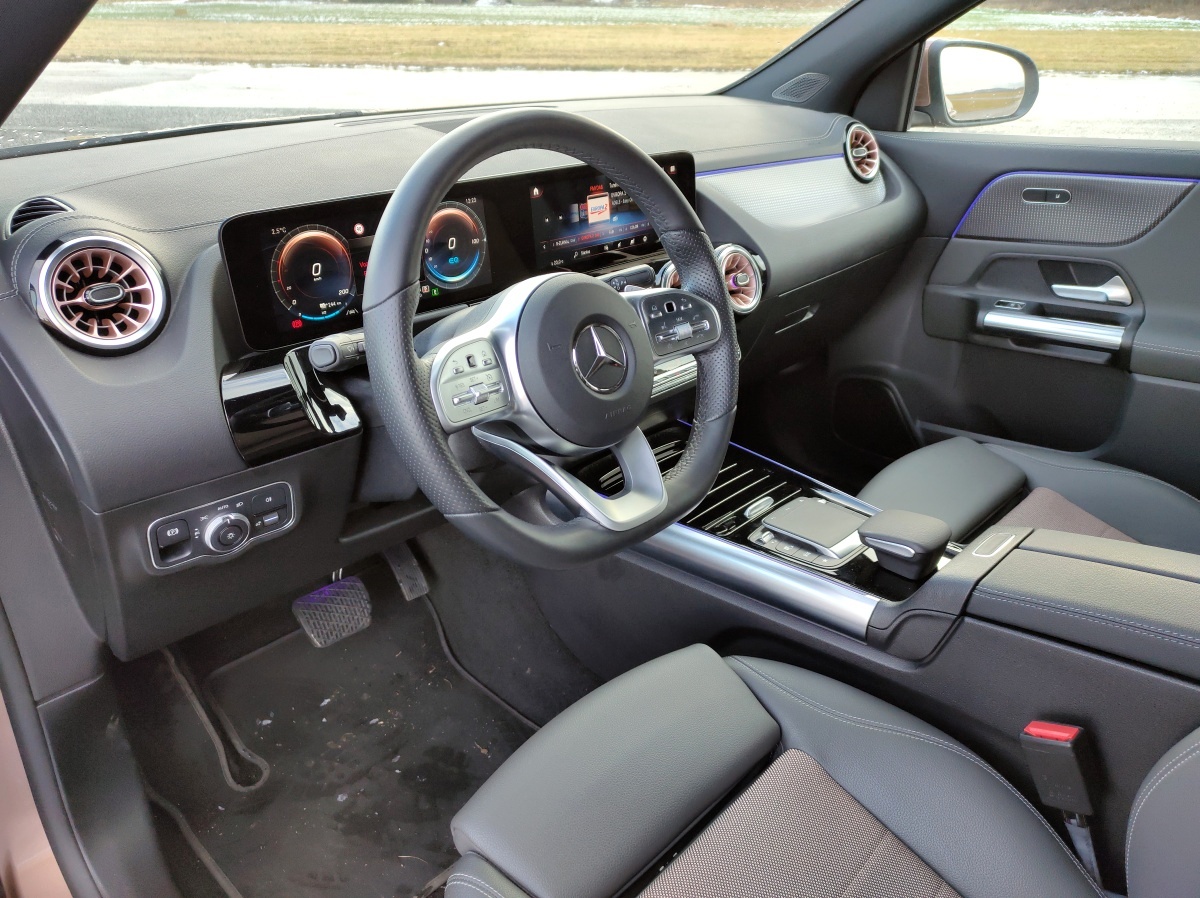 mercedes-benz-eqa-14