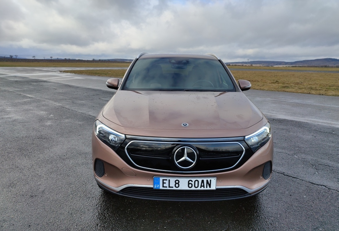 mercedes-benz-eqa-17
