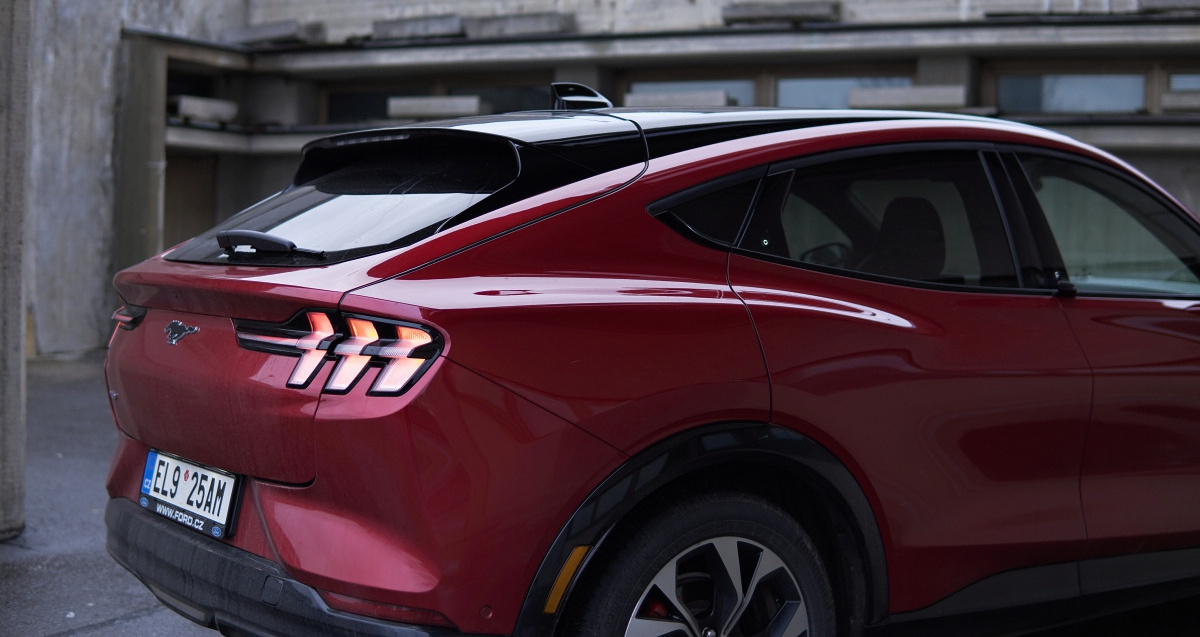 mustang-mach-e-22