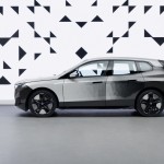 p90447379_highres_bmw-ix-flow-featurin