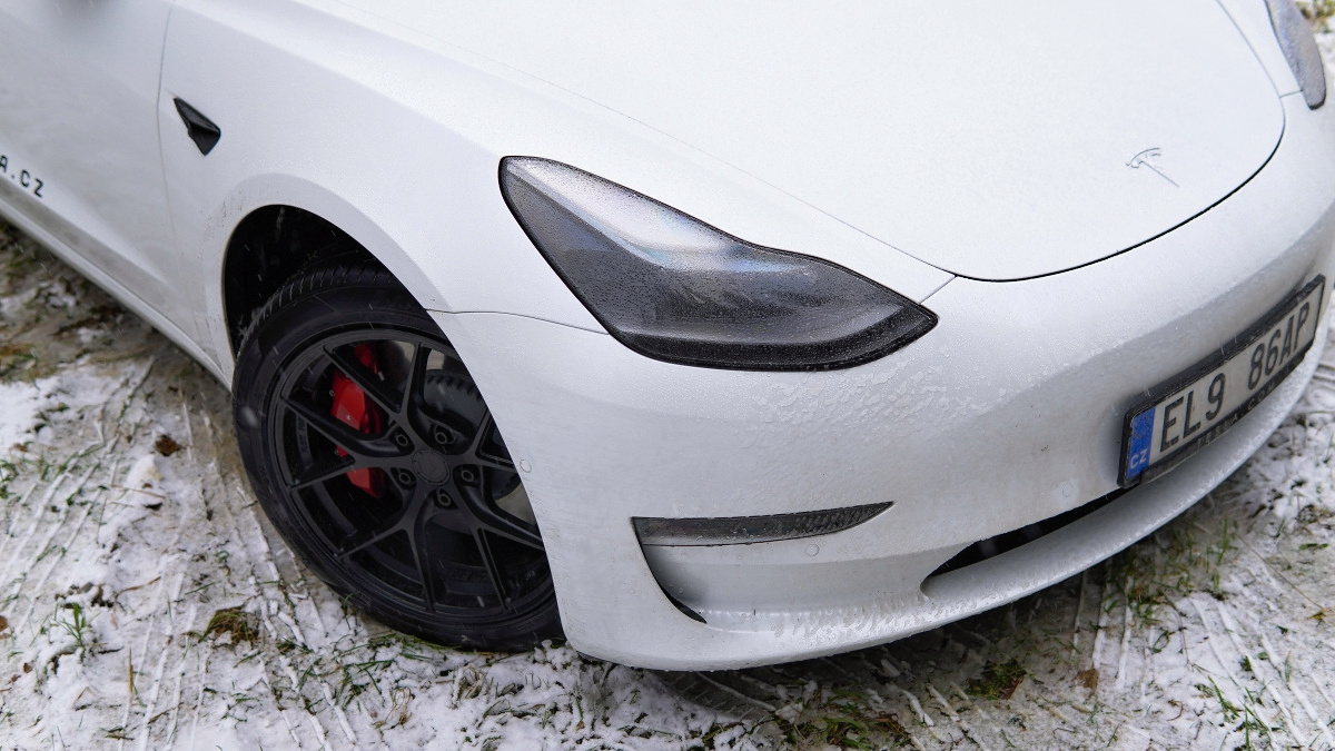 tesla-model-3-performance-18
