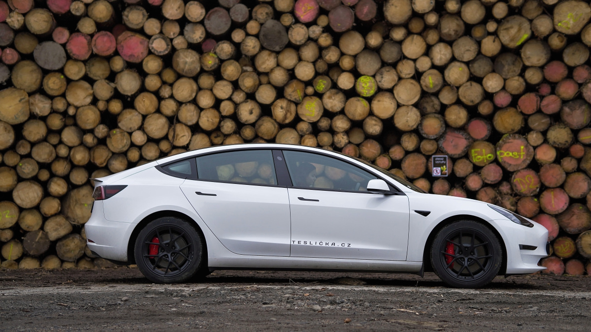 tesla-model-3-performance-4