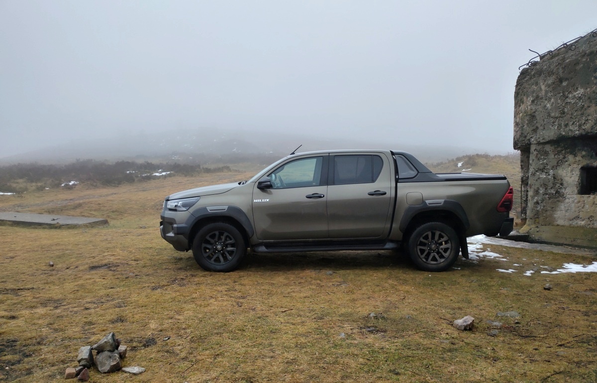 toyota-hilux-2022-37