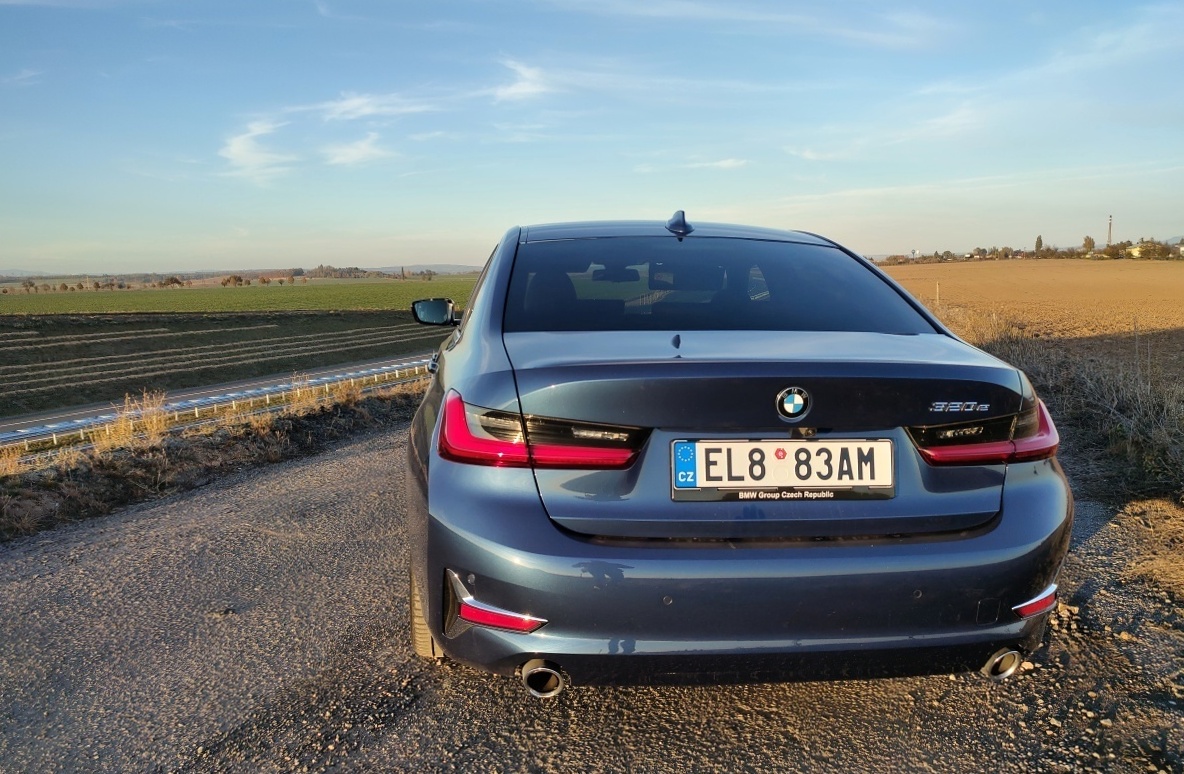 bmw-320e-2022-11