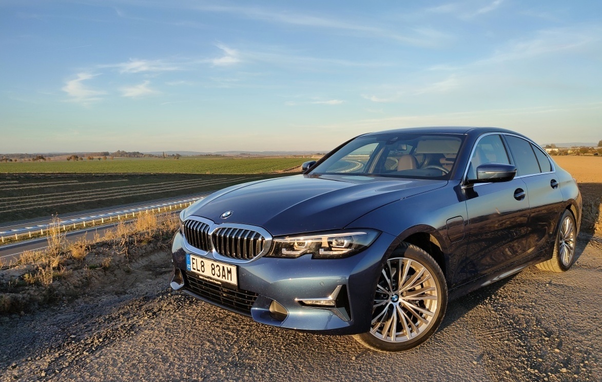 bmw-320e-2022-3