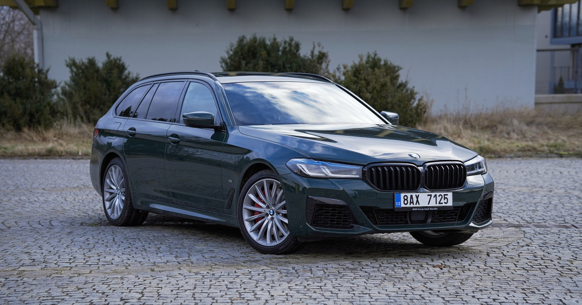 bmw-5-touring-2022-1