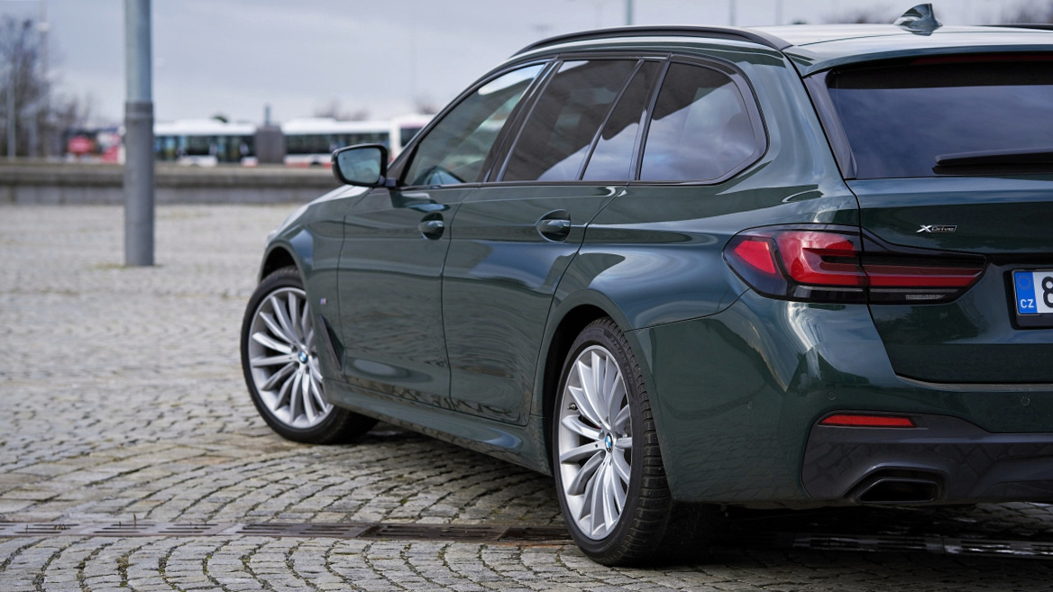 bmw-5-touring-2022-11